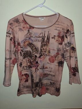 Women’s Graphic 3/4 Sleeve Top